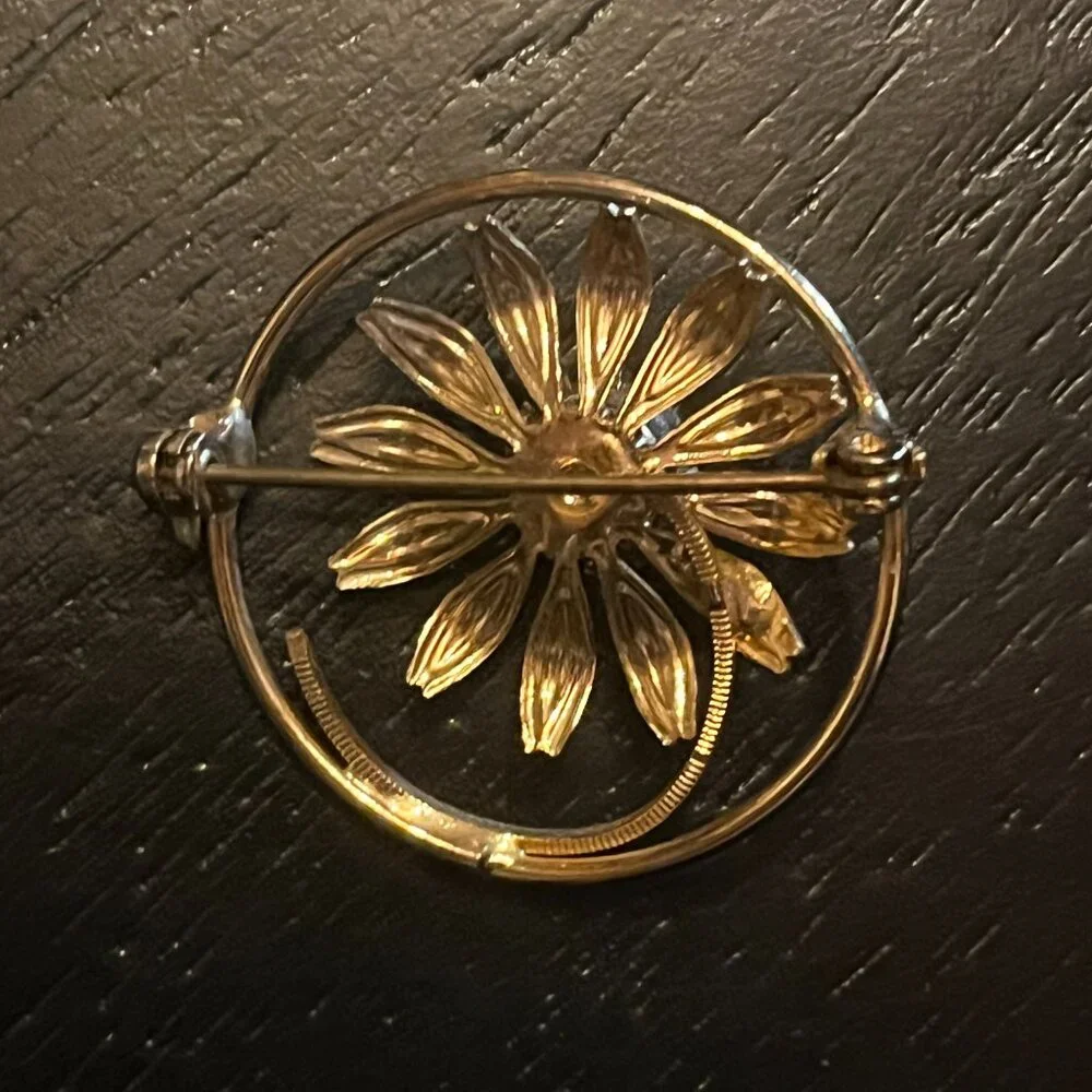 Vintage Gold Tone Sunflower Flower Brooch Deep Purple Amethyst Like Stone